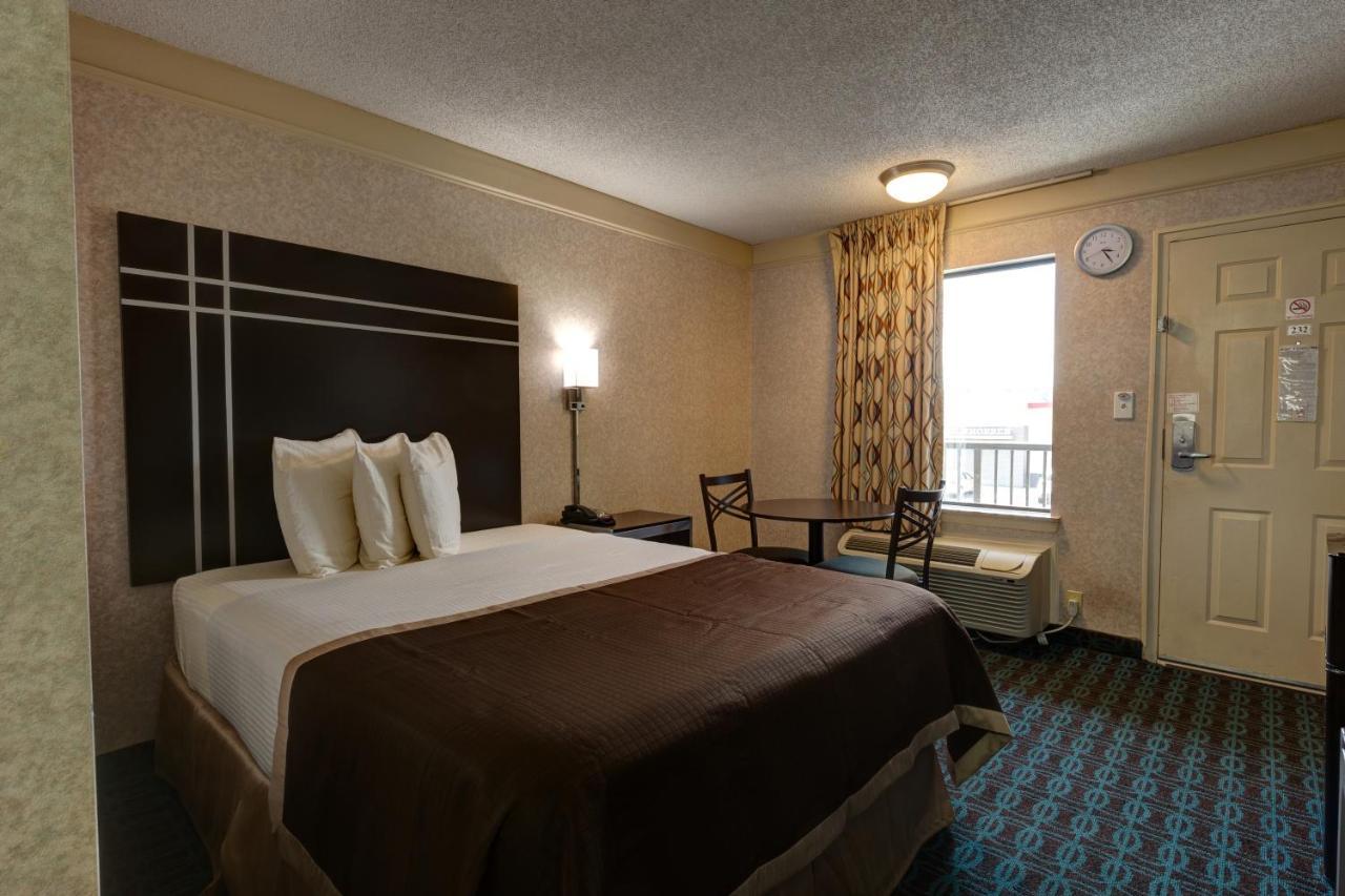 Deluxe Inn - Fayetteville I-95 المظهر الخارجي الصورة