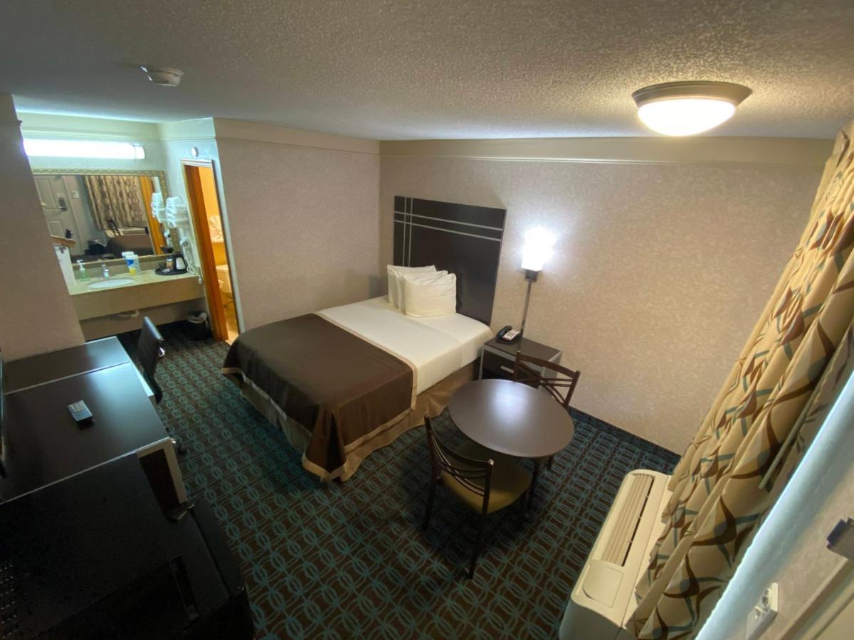 Deluxe Inn - Fayetteville I-95 المظهر الخارجي الصورة
