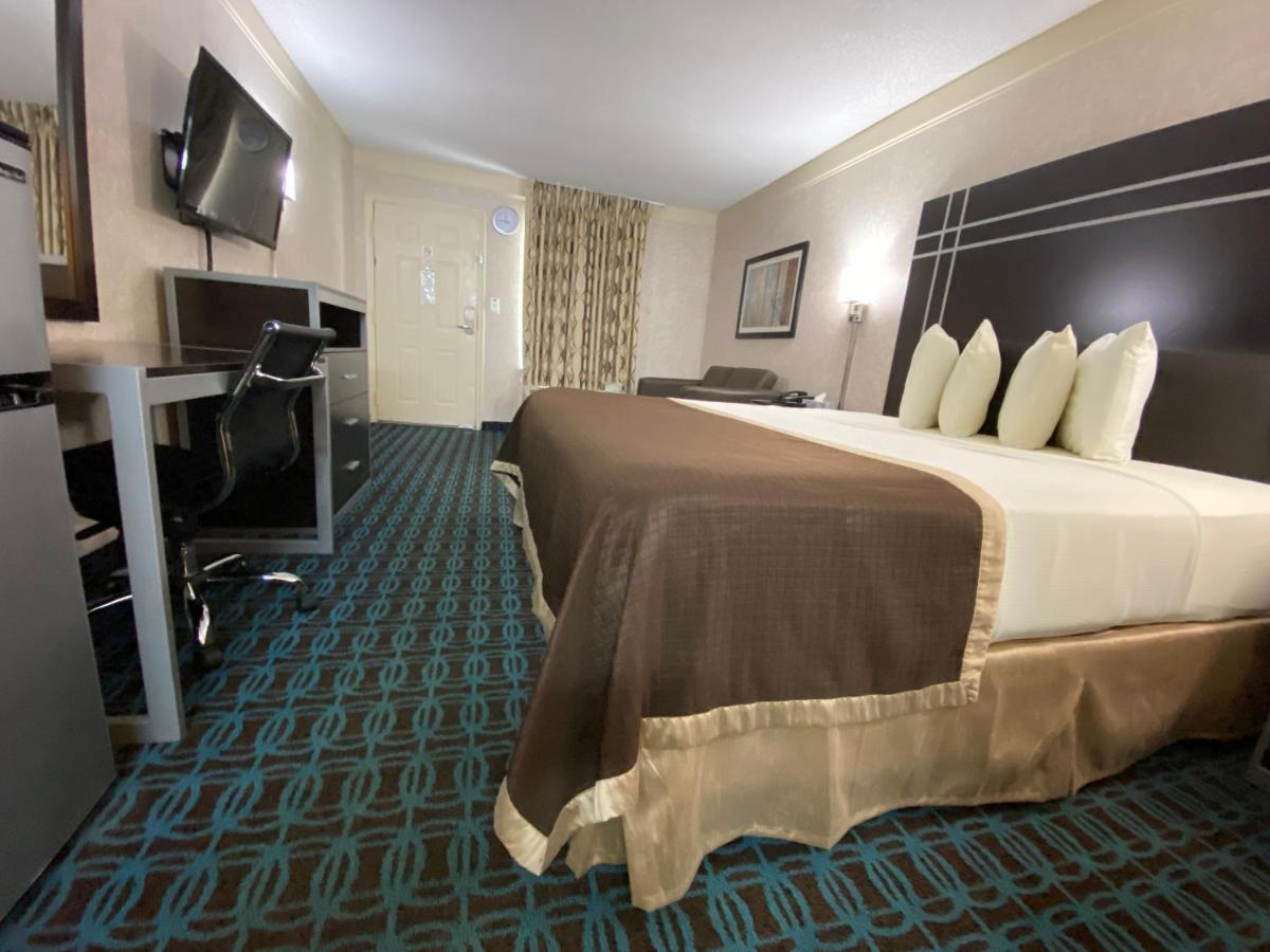 Deluxe Inn - Fayetteville I-95 المظهر الخارجي الصورة