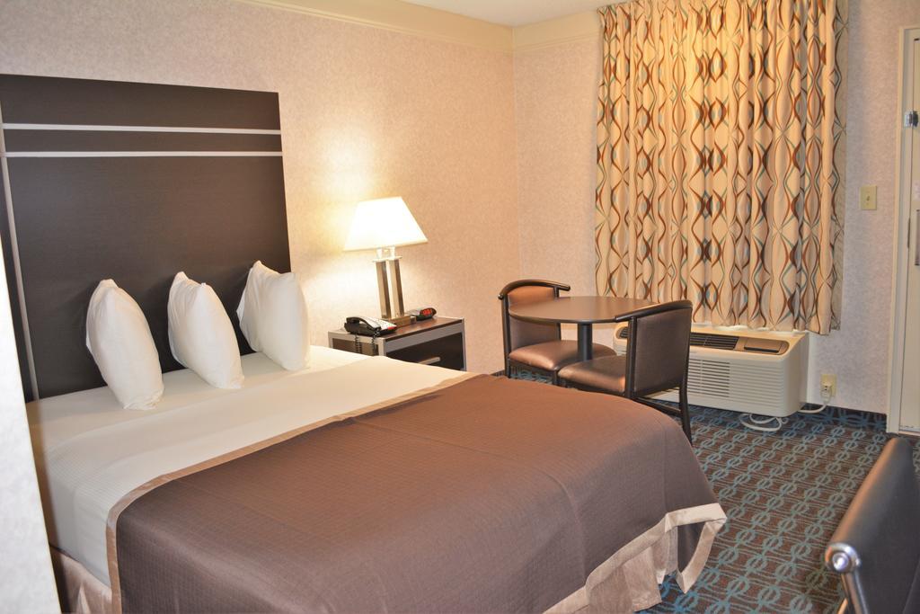 Deluxe Inn - Fayetteville I-95 المظهر الخارجي الصورة