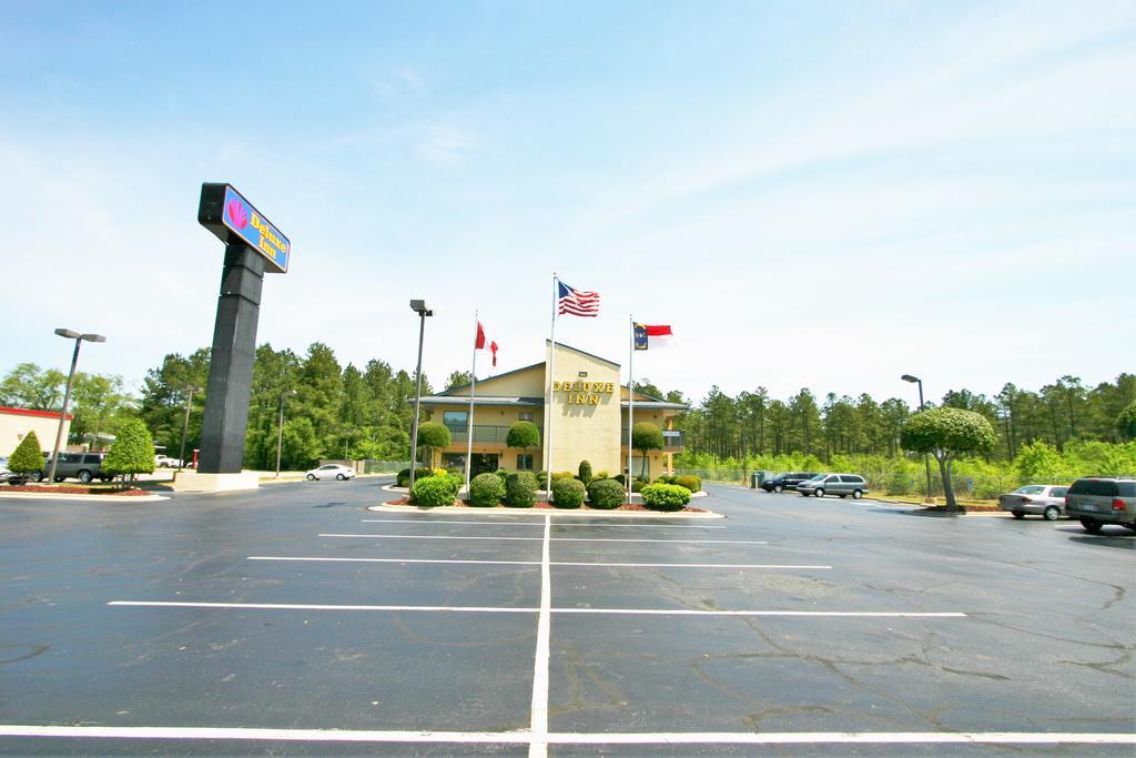 Deluxe Inn - Fayetteville I-95 المظهر الخارجي الصورة