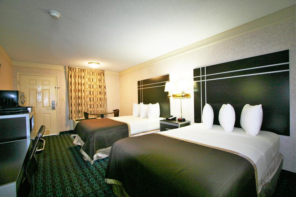 Deluxe Inn - Fayetteville I-95 المظهر الخارجي الصورة